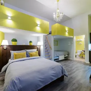 Aux Deux Lions Inn